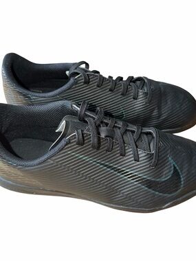 Nike Jr. Mercurial Vapor Club Low-Profile Indoor Soccer Shoes Size 5Y Kids Black